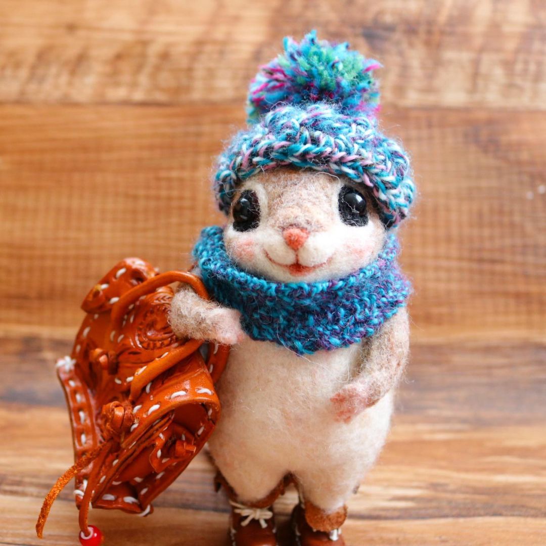 Cute Squirrel Fiber Sculptures By Yurico Momo (4)