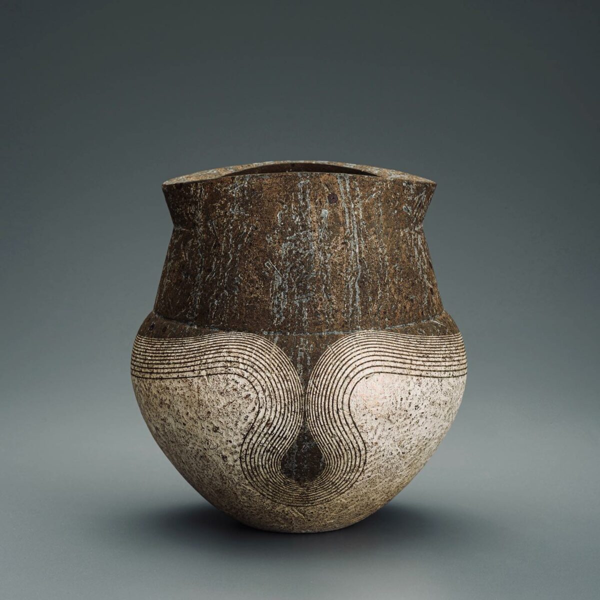 Elegant Sculptural Ceramic Vases By Daisuke Iguchi 13