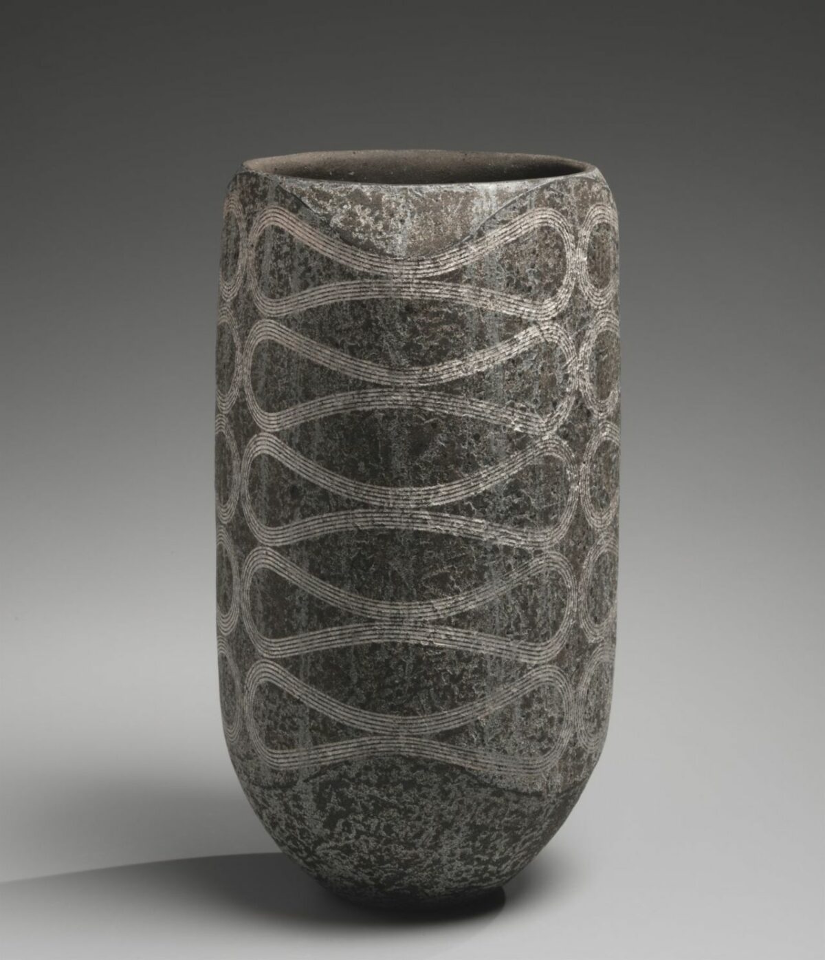 Elegant Sculptural Ceramic Vases By Daisuke Iguchi 6