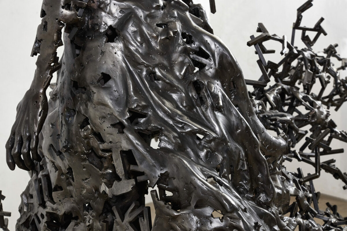 Fragmented Figures Awesome Steel Sculptures By Regardt Van Der Meulen (12)