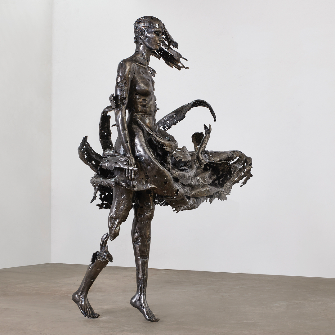 Fragmented Figures Awesome Steel Sculptures By Regardt Van Der Meulen (6)