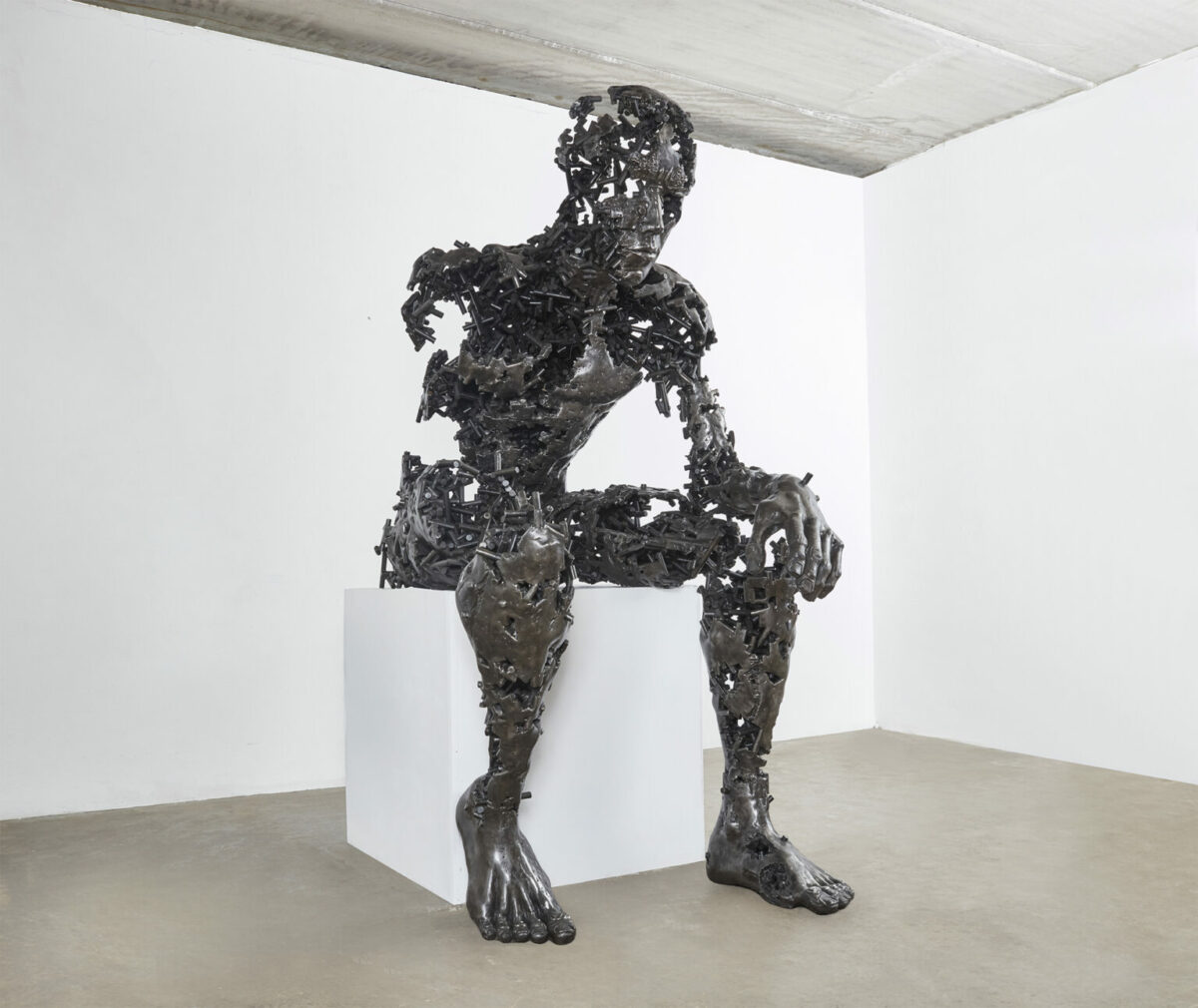 Fragmented Figures Awesome Steel Sculptures By Regardt Van Der Meulen (9)