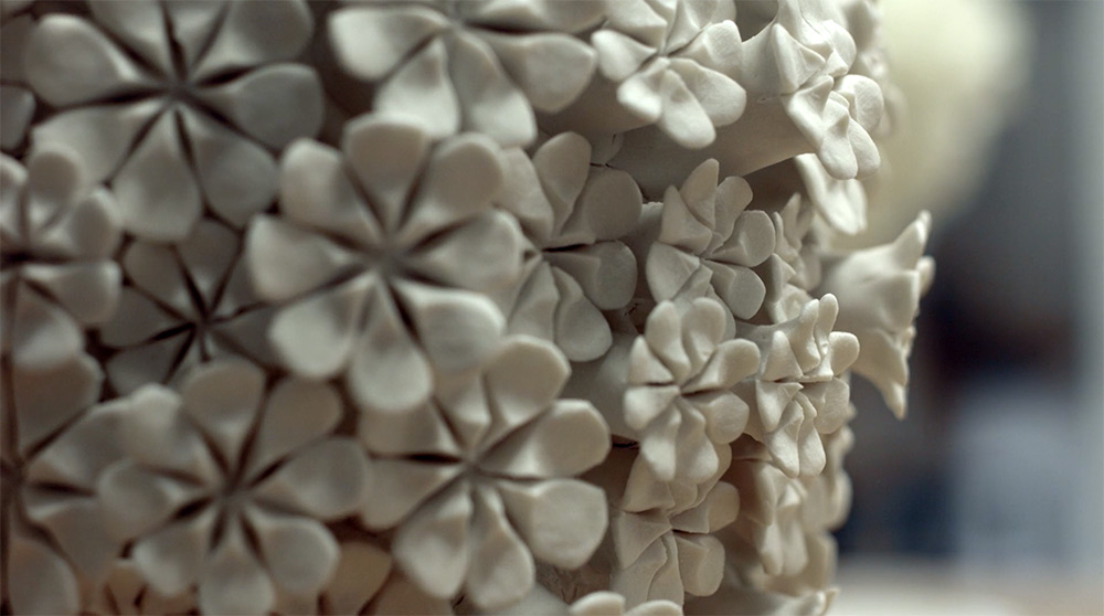 Gorgeous Ceramic Art Pieces Ornate With Intricate Porcelain Flowers By Vanessa Hogge (12)
