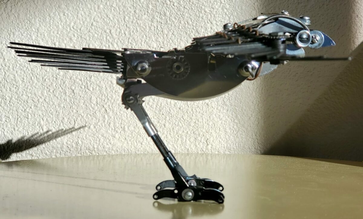 Incredible Animal Sculptures Made From Vintage Typewriters By Jeremy Mayer (6)