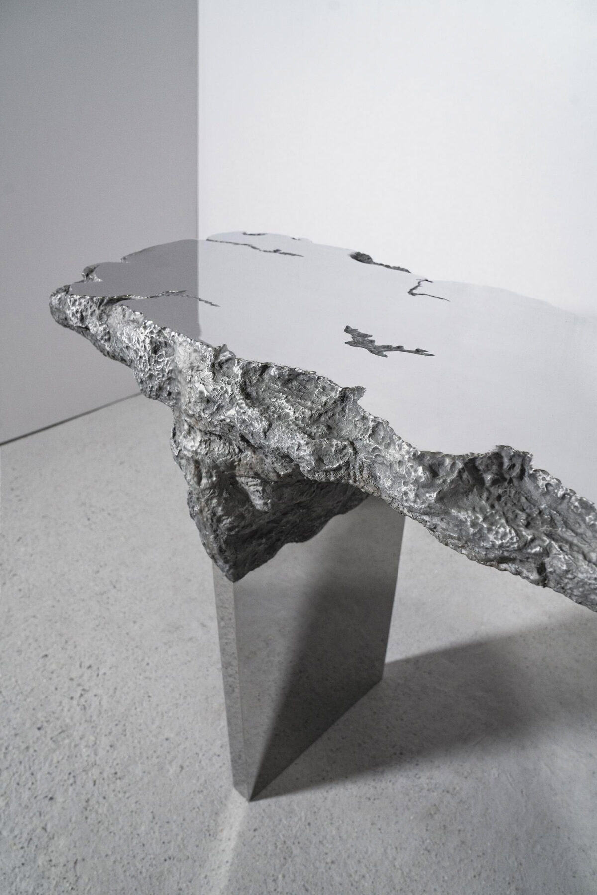 Monoliths Intriguing Sculptural Pieces Of Furniture By Hongjie Yang (19)