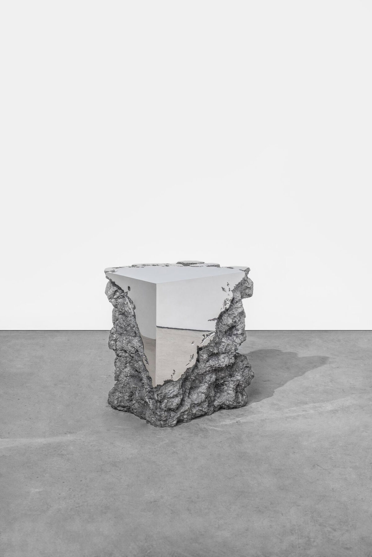 Monoliths Intriguing Sculptural Pieces Of Furniture By Hongjie Yang (3)