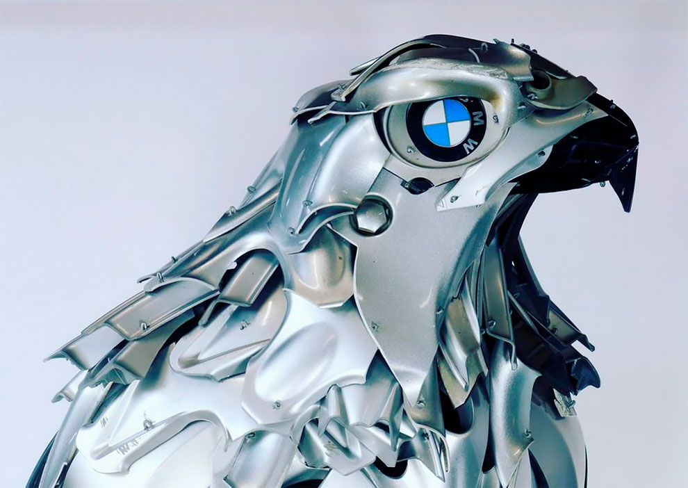Old Hubcaps Transformed Into Incredible Animal Sculptures By Ptolemy Elrington (10)