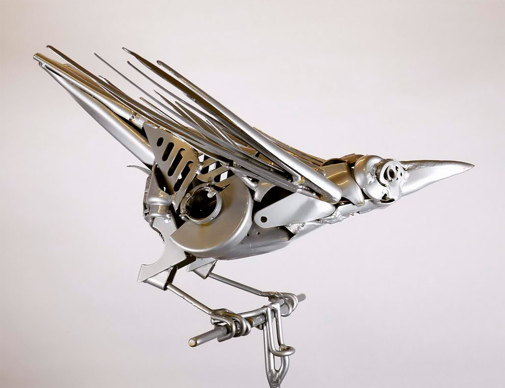 Old Hubcaps Transformed Into Incredible Animal Sculptures By Ptolemy Elrington (12)