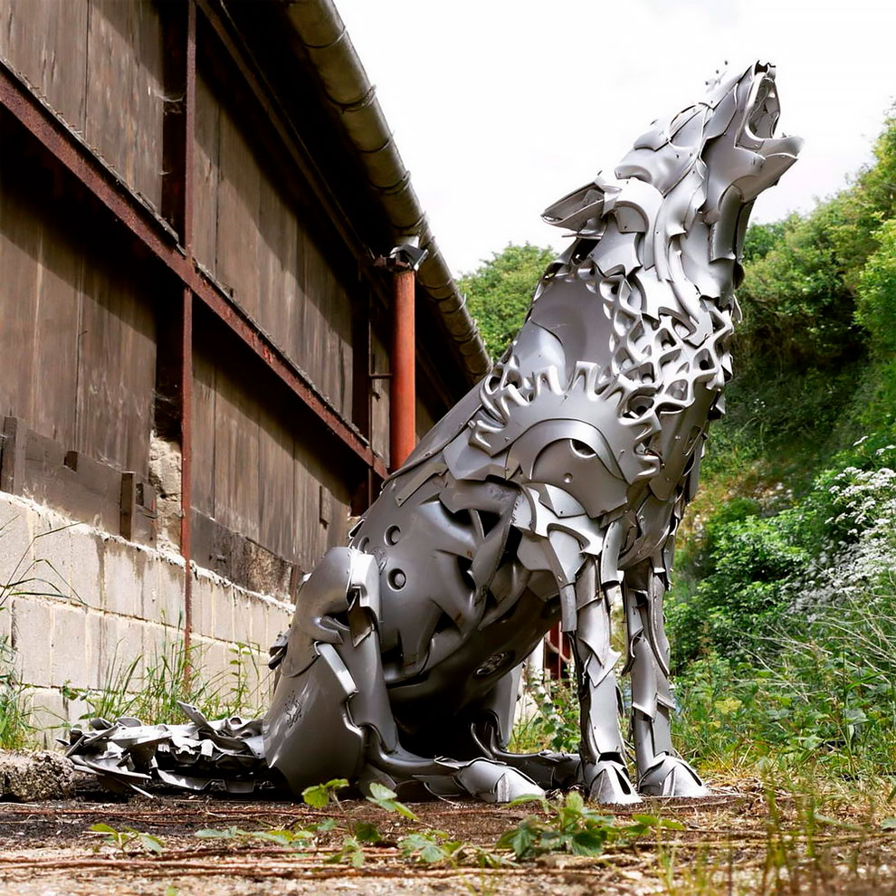 Old Hubcaps Transformed Into Incredible Animal Sculptures By Ptolemy Elrington (14)