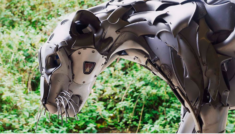 Old Hubcaps Transformed Into Incredible Animal Sculptures By Ptolemy Elrington (16)