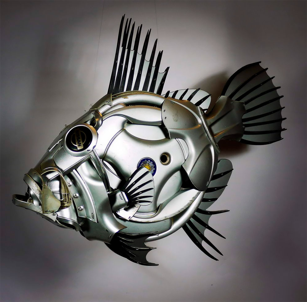 Old Hubcaps Transformed Into Incredible Animal Sculptures By Ptolemy Elrington (17)