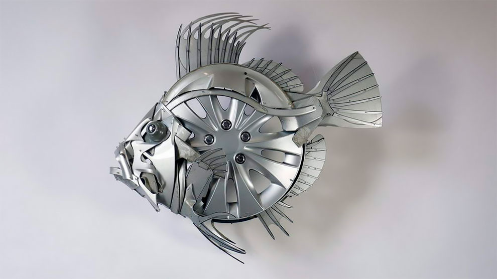 Old Hubcaps Transformed Into Incredible Animal Sculptures By Ptolemy Elrington (2)