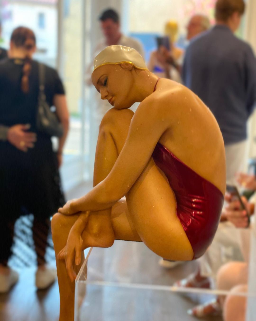 Amazingly Realistic Swimmer Sculptures By Carole A. Feuerman (19)