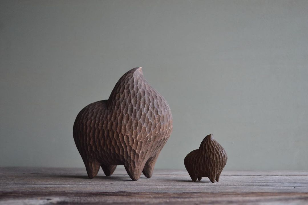 Formidable Wood Carved Sculptures Of Wildlife Animals In Miniature By Tomohiro Suzuki (10)