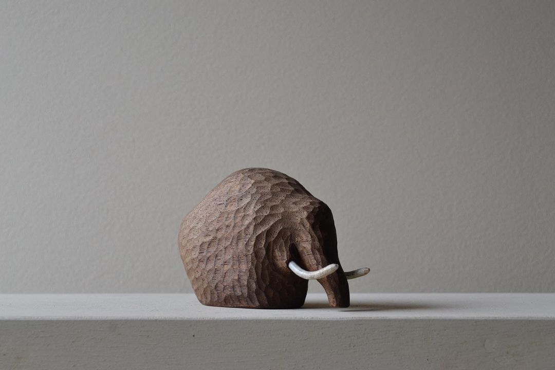 Formidable Wood Carved Sculptures Of Wildlife Animals In Miniature By Tomohiro Suzuki (19)