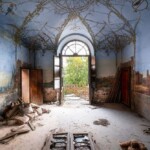 Pictures of gorgeous paintings and frescoes in abandoned places in Italy by Roman Robroek