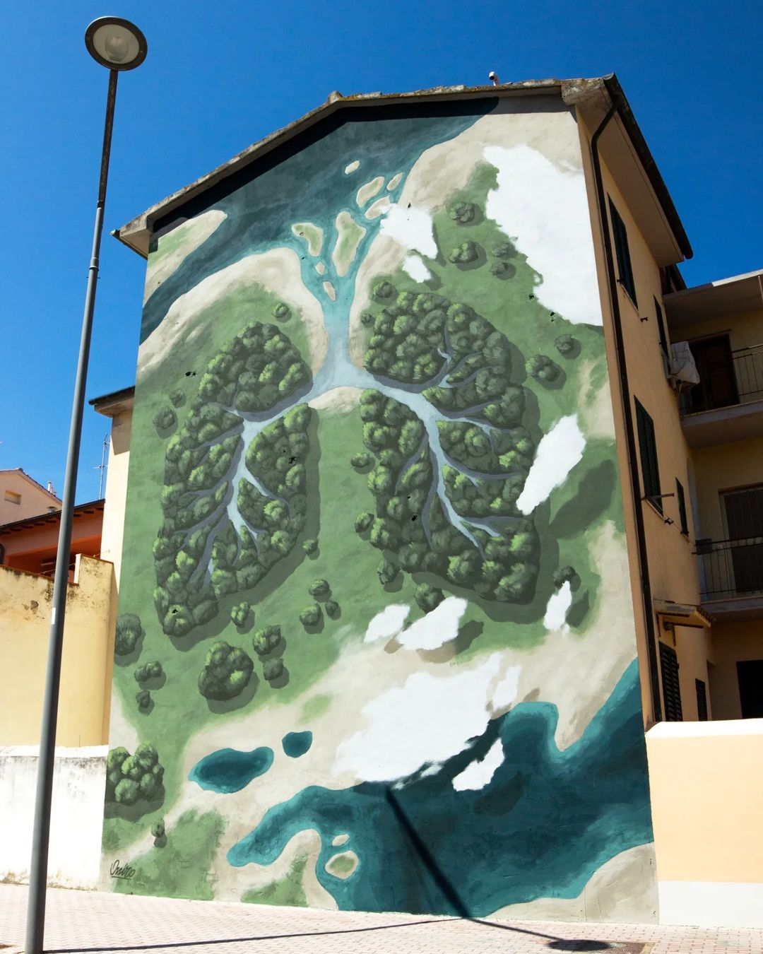 The awe-inspiring nature-inspired murals of ONIRO