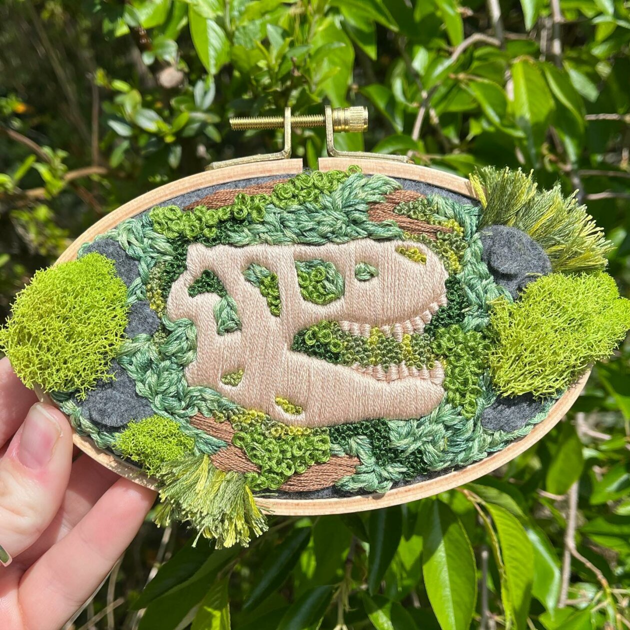 Embroidered Fossils, The Nature Inspired Embroidery Art Of Rachel Crisp (10)