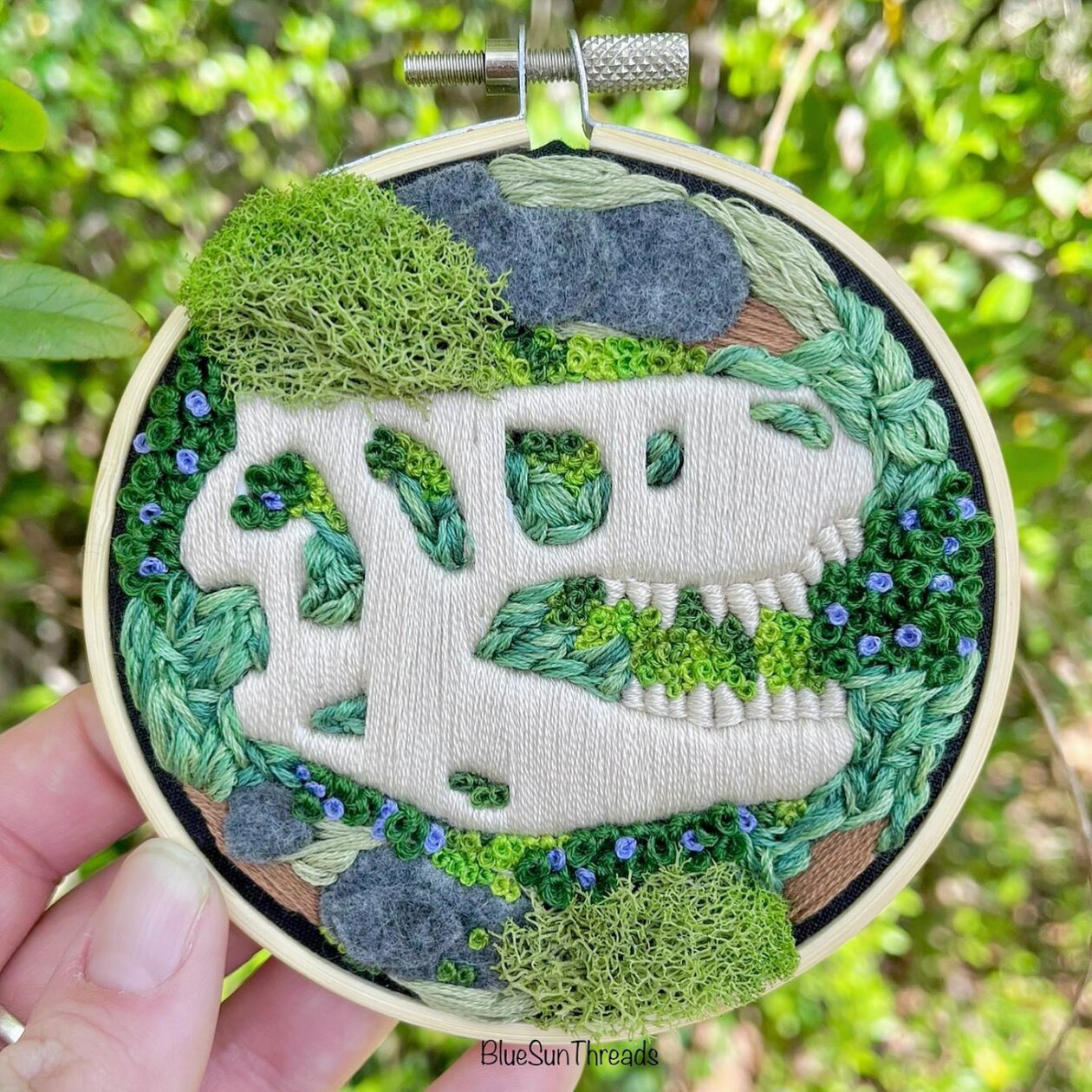 Embroidered Fossils, The Nature Inspired Embroidery Art Of Rachel Crisp (11)