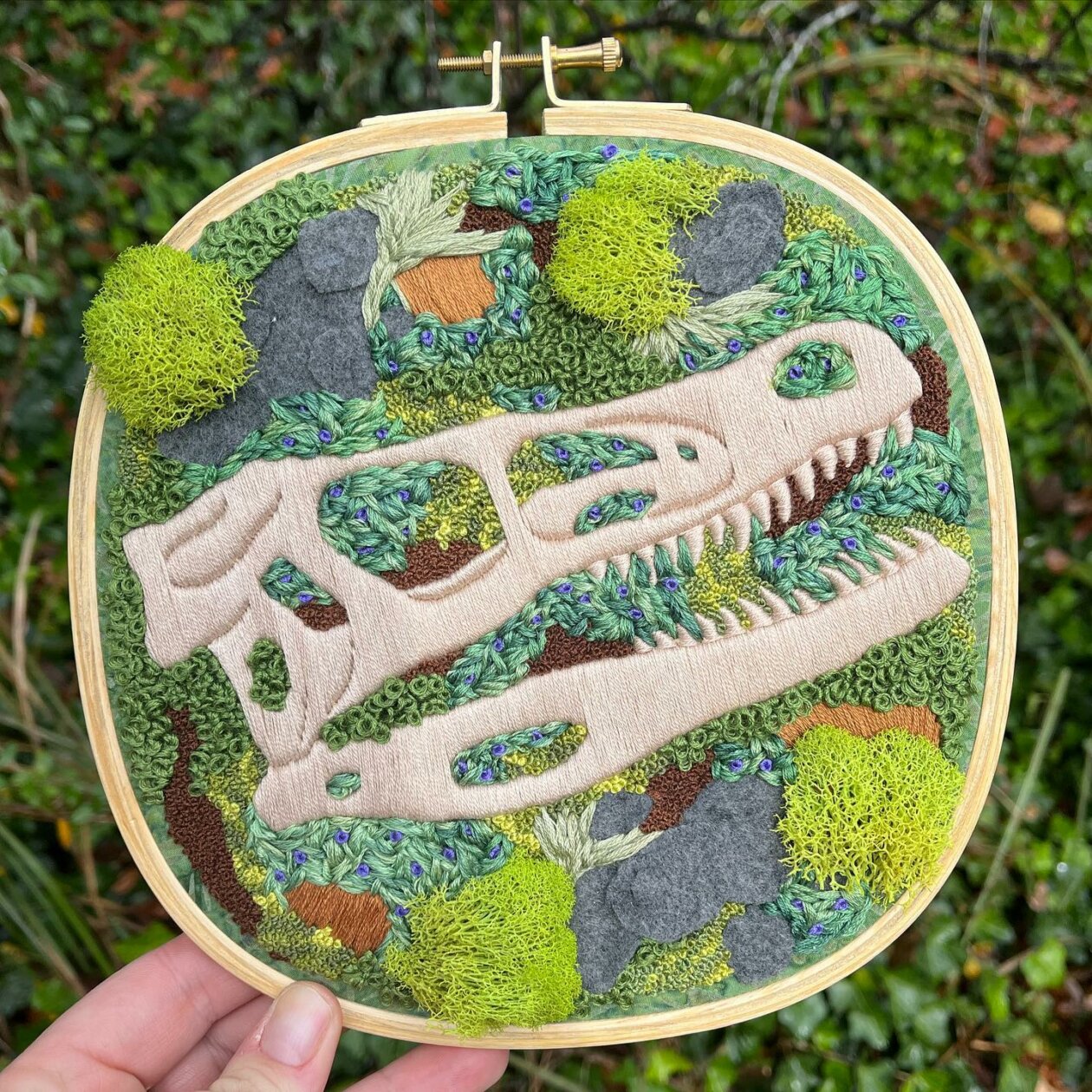 Embroidered Fossils, The Nature Inspired Embroidery Art Of Rachel Crisp (14)