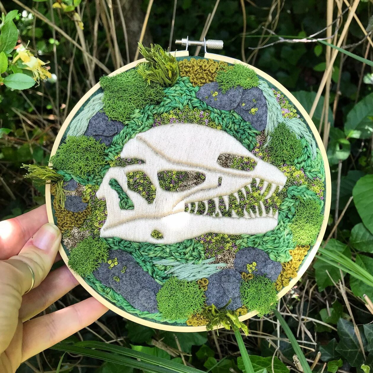 Embroidered Fossils, The Nature Inspired Embroidery Art Of Rachel Crisp (2)