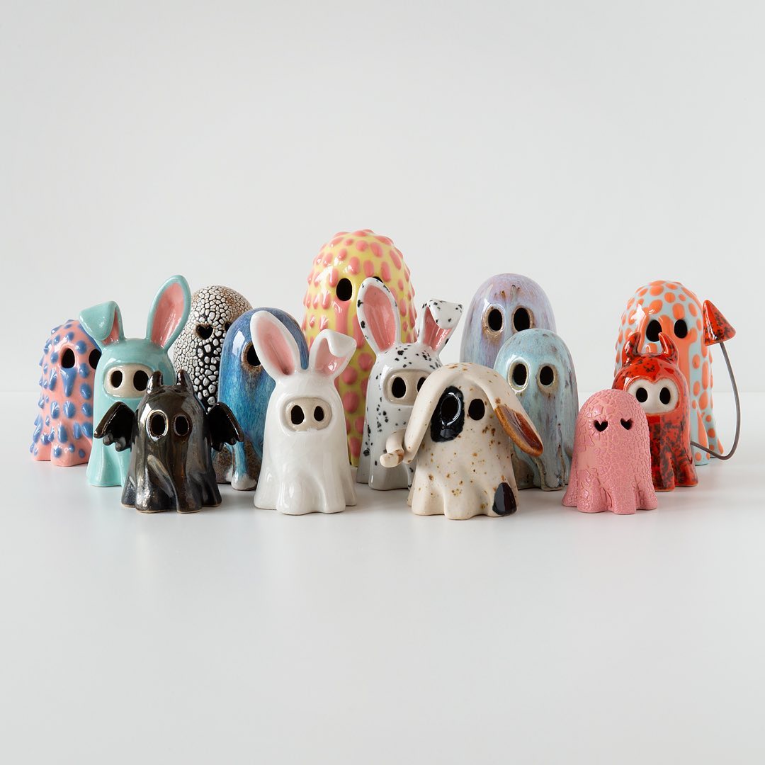 Fun Tiny Ceramic Ghosts By Lisa Agnetun (1)