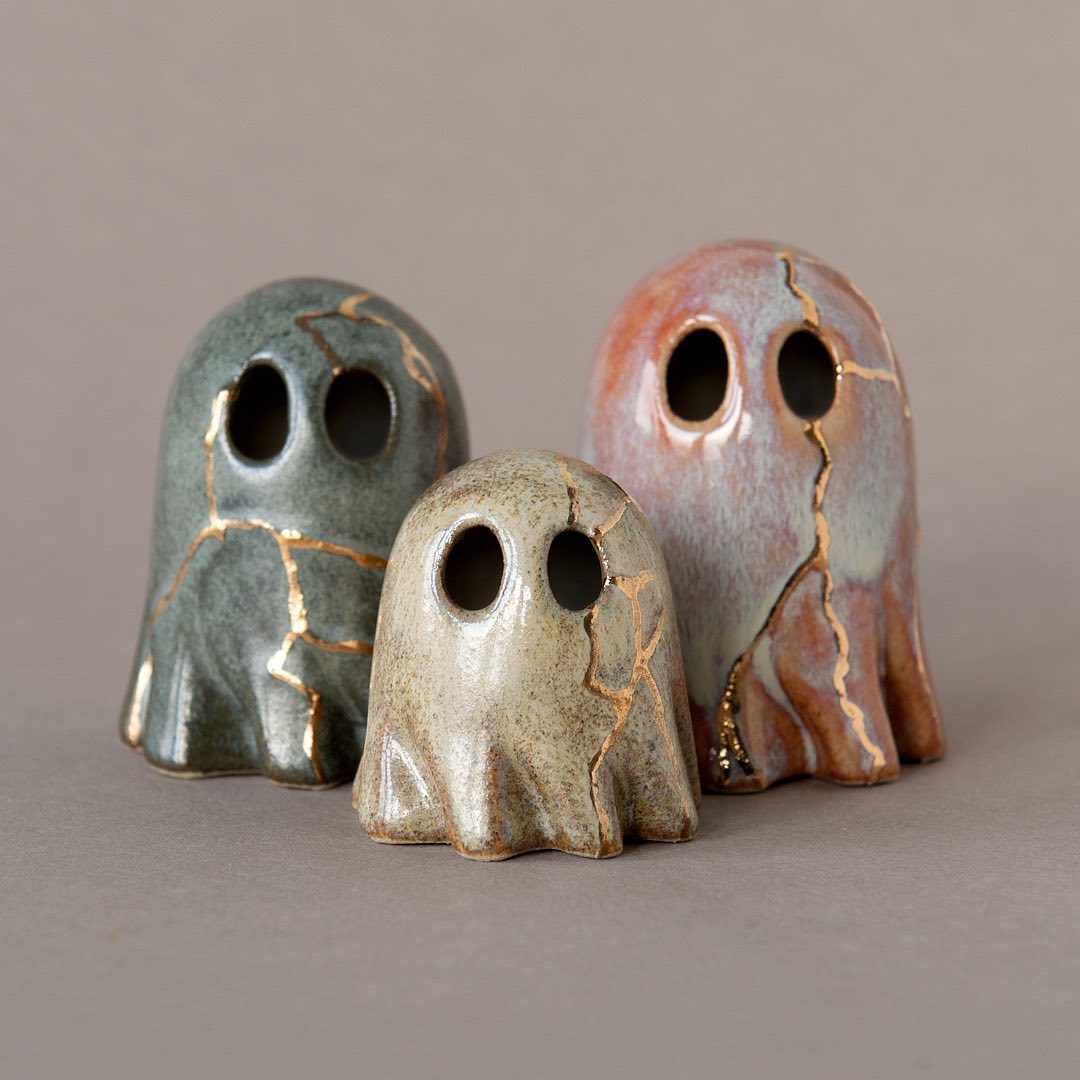 Fun Tiny Ceramic Ghosts By Lisa Agnetun (22)