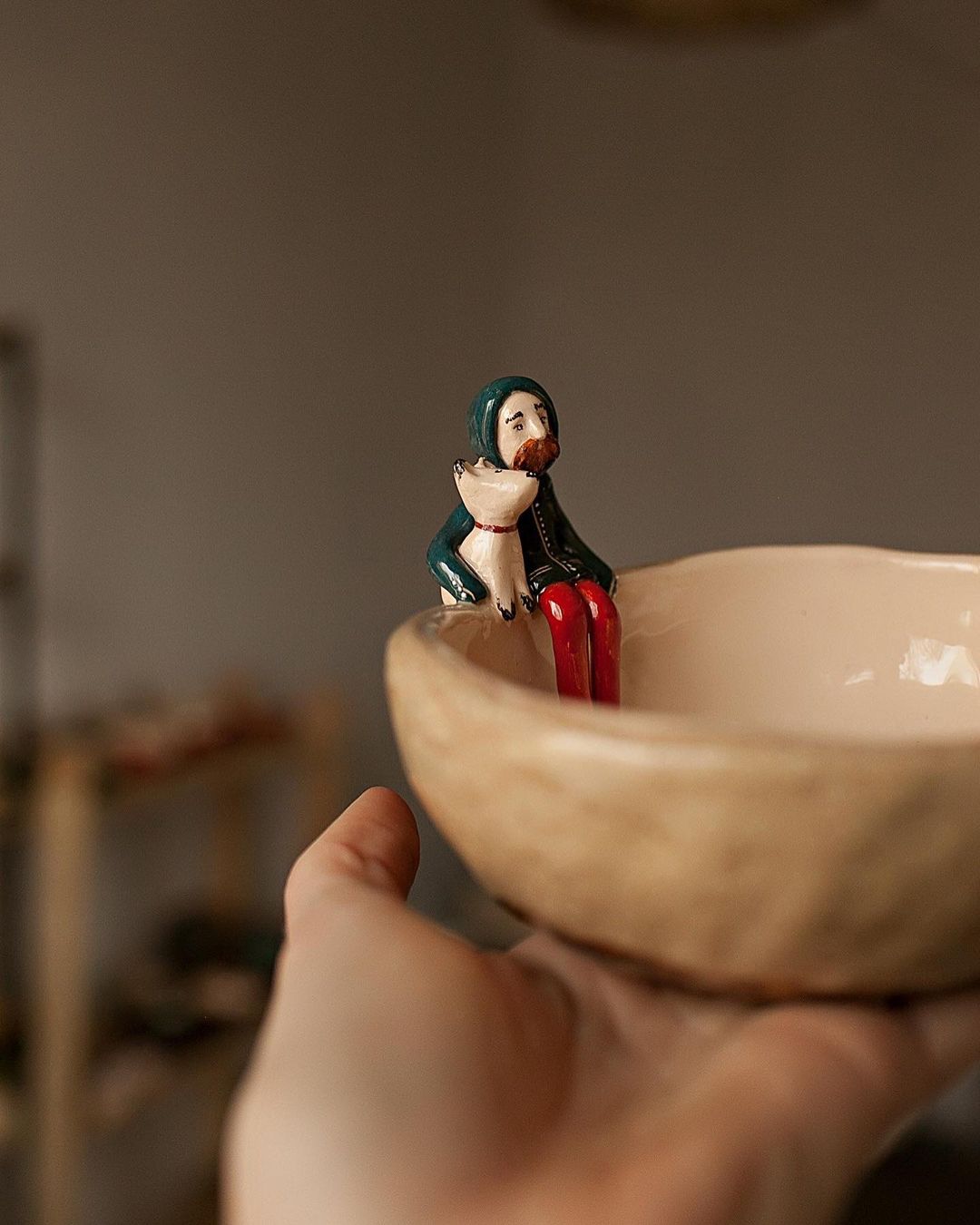 Delicate Ceramics Decorated With Lovely Figure Sculptures By Nadya And Olga (1)