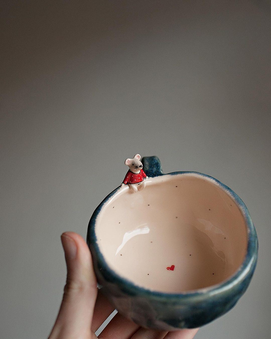 Delicate Ceramics Decorated With Lovely Figure Sculptures By Nadya And Olga (10)