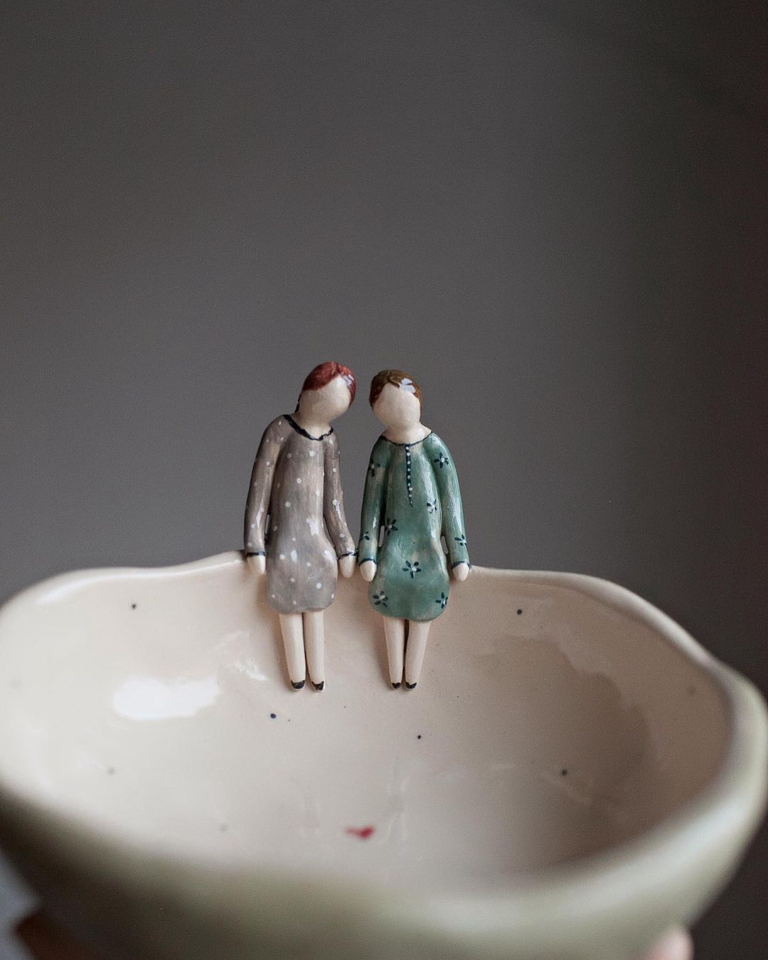 Delicate Ceramics Decorated With Lovely Figure Sculptures By Nadya And Olga (12)