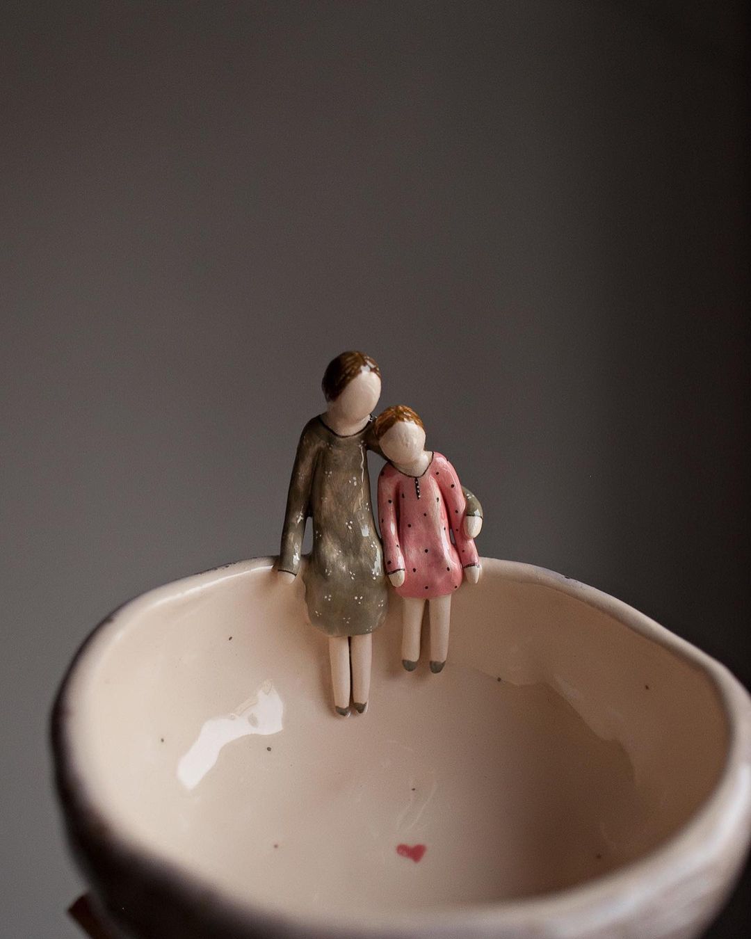 Delicate Ceramics Decorated With Lovely Figure Sculptures By Nadya And Olga (13)