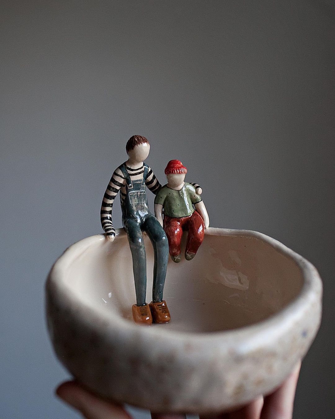 Delicate Ceramics Decorated With Lovely Figure Sculptures By Nadya And Olga (18)