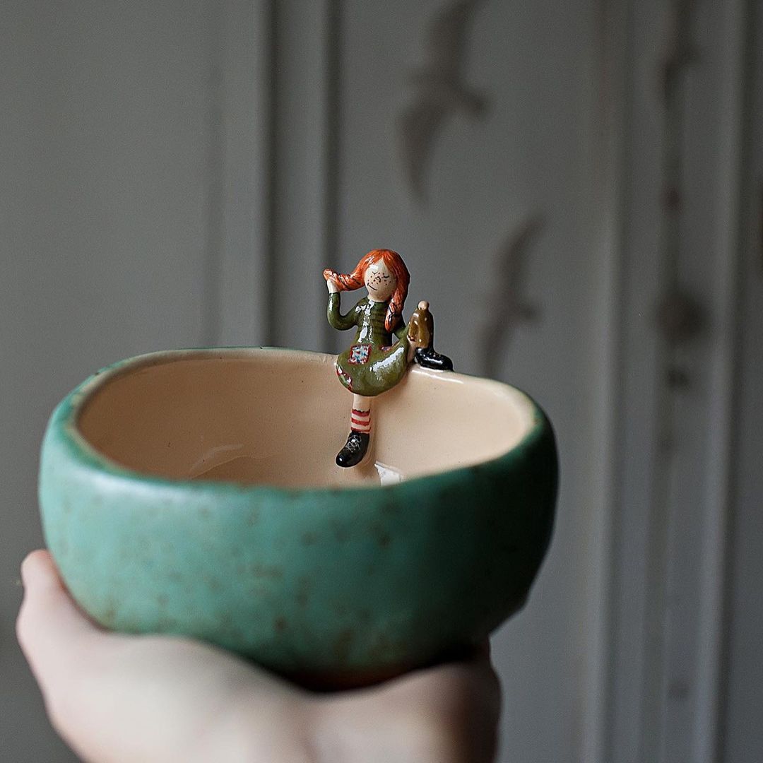 Delicate Ceramics Decorated With Lovely Figure Sculptures By Nadya And Olga (2)