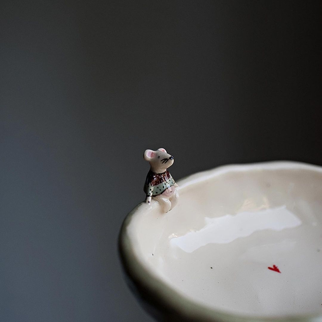 Delicate Ceramics Decorated With Lovely Figure Sculptures By Nadya And Olga (23)