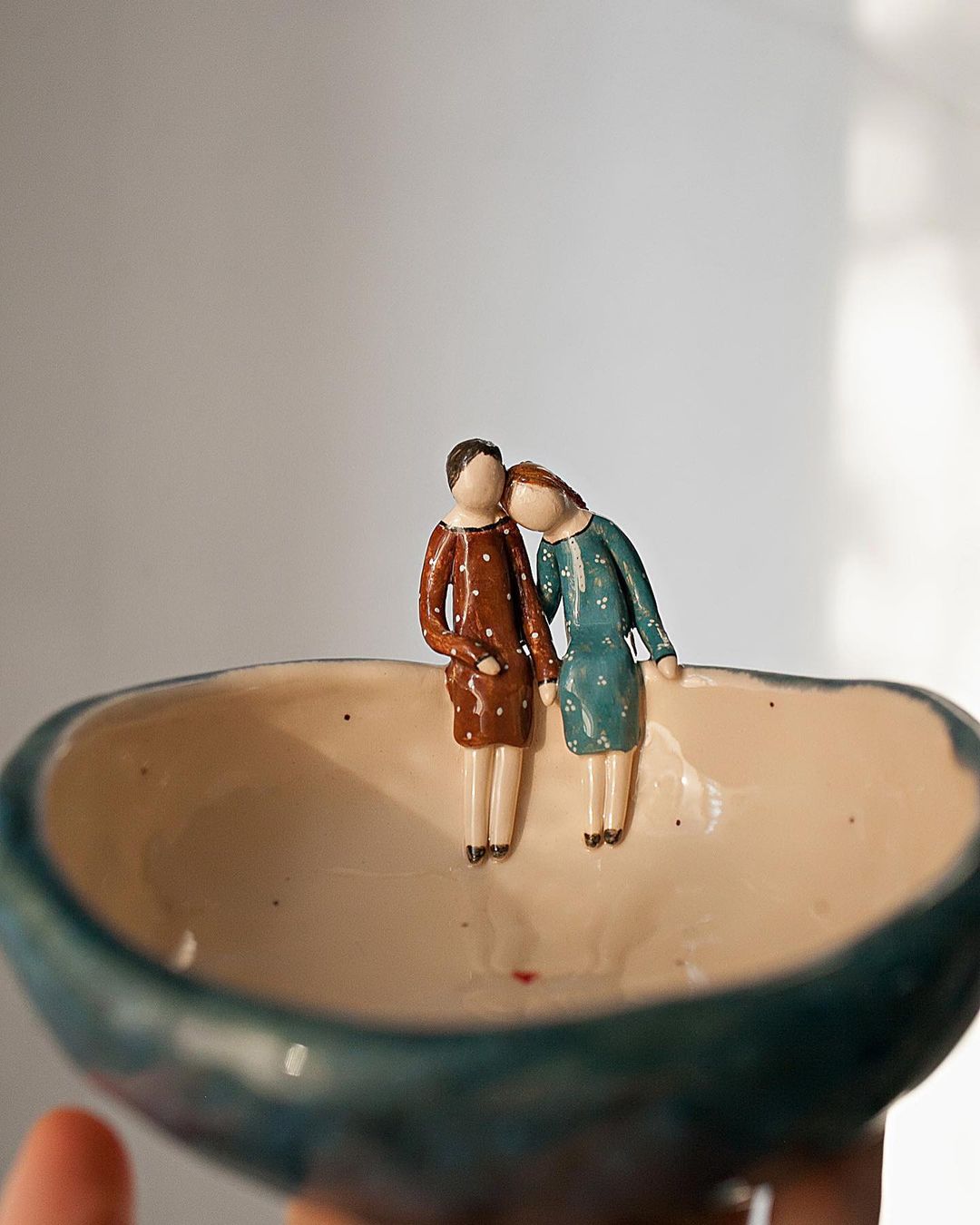 Delicate Ceramics Decorated With Lovely Figure Sculptures By Nadya And Olga (8)