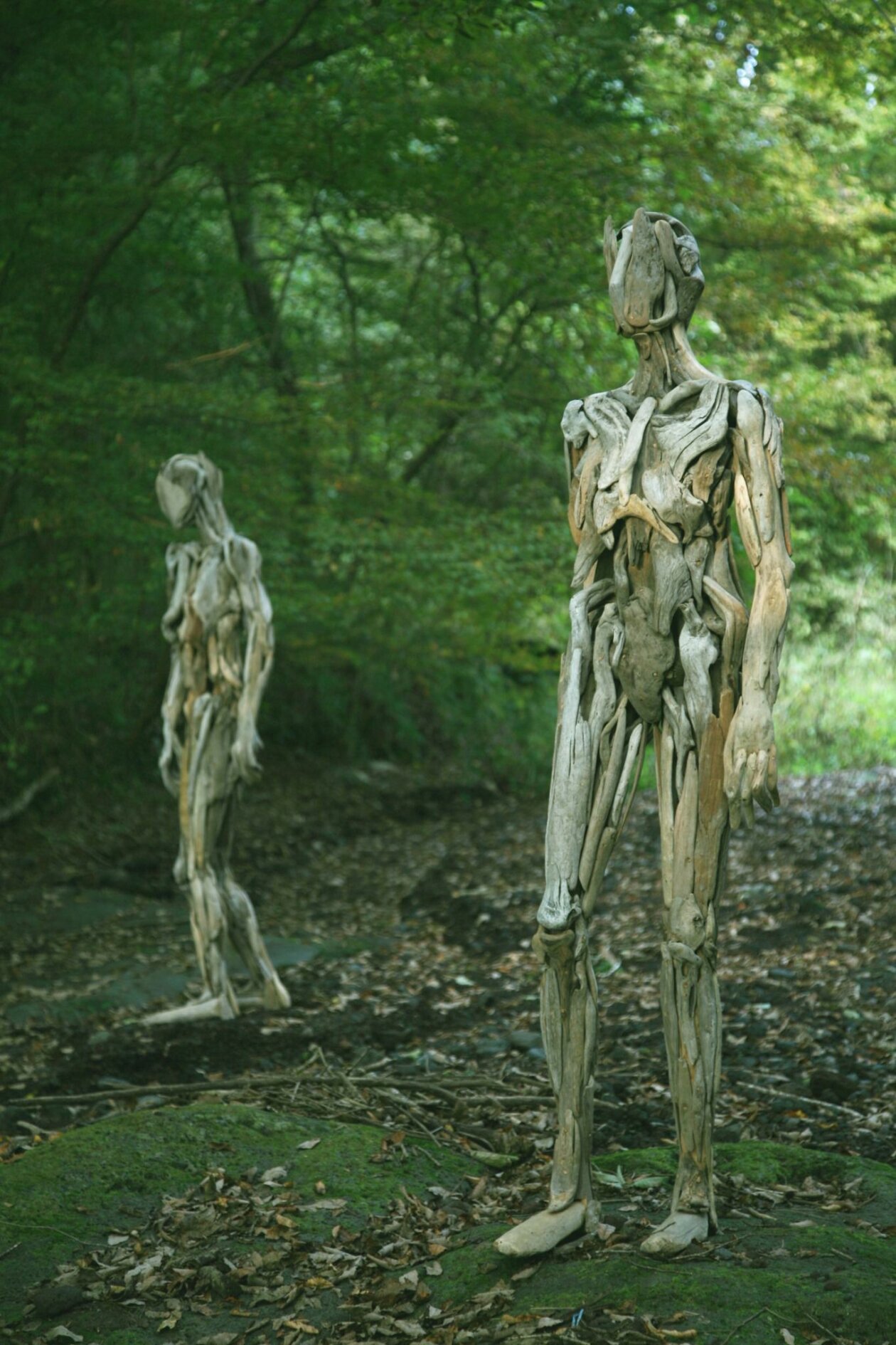 Eerie Human Like Sculptures Made From Driftwood By Nagato Iwasaki (6)