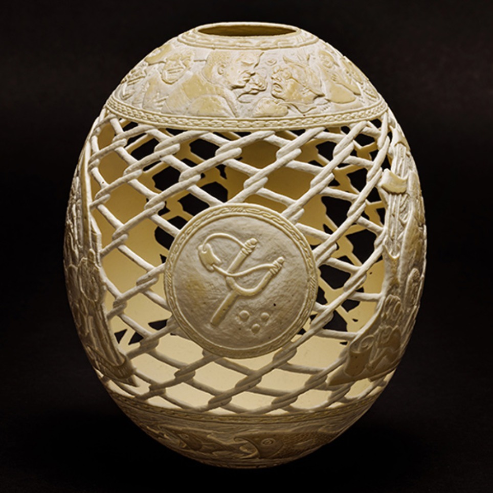 Intricate Carvings On Ostrich Eggs By Gil Batle (15)