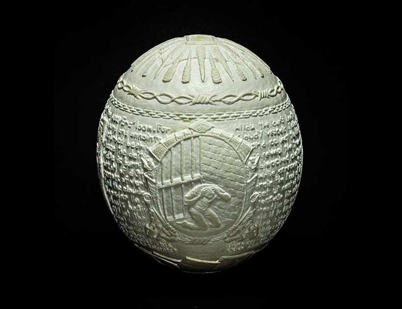 Intricate Carvings On Ostrich Eggs By Gil Batle (4)