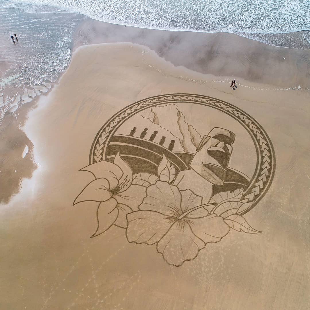 Large-scale beach sand drawings by Jben Beach