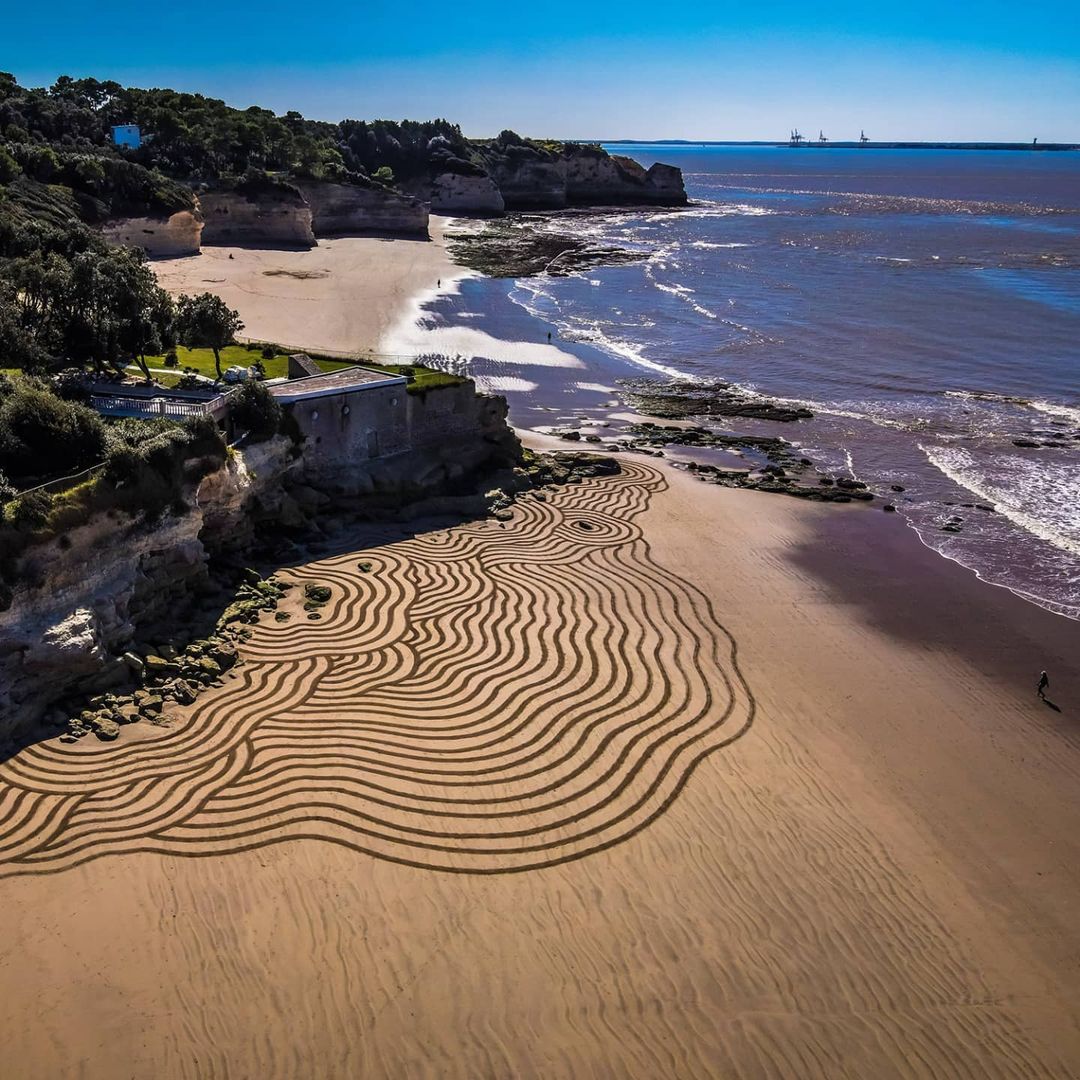 Large Scale Beach Sand Drawings By Jben Beach (19)
