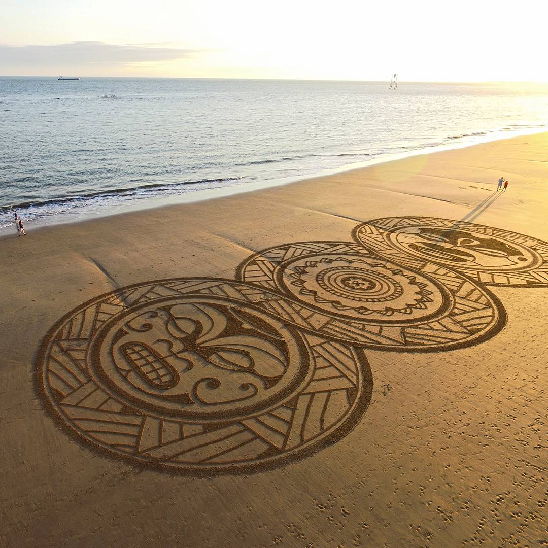 Large Scale Beach Sand Drawings By Jben Beach (2)