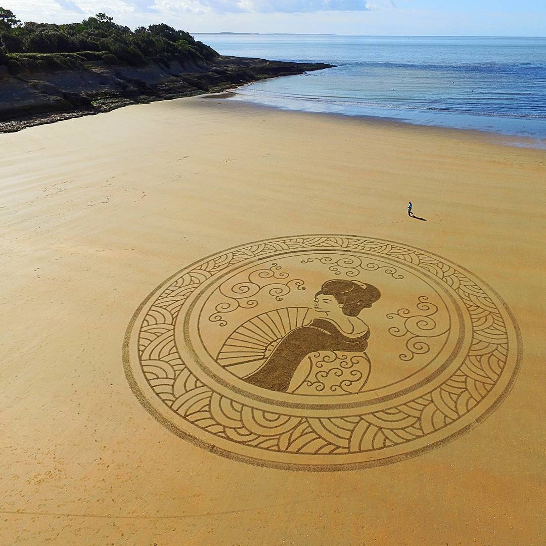 Large Scale Beach Sand Drawings By Jben Beach (3)
