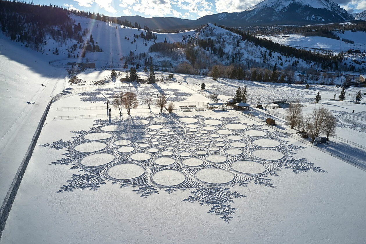 Large Scale Snow Drawings By Simon Beck (12)