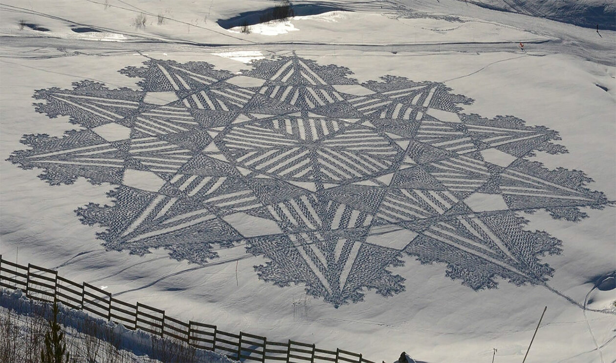 Large Scale Snow Drawings By Simon Beck (15)