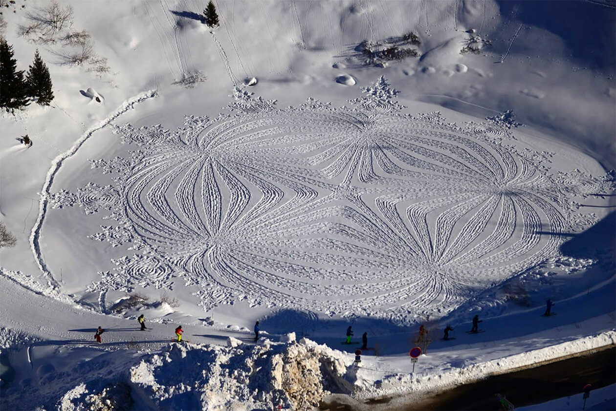 Large Scale Snow Drawings By Simon Beck (7)