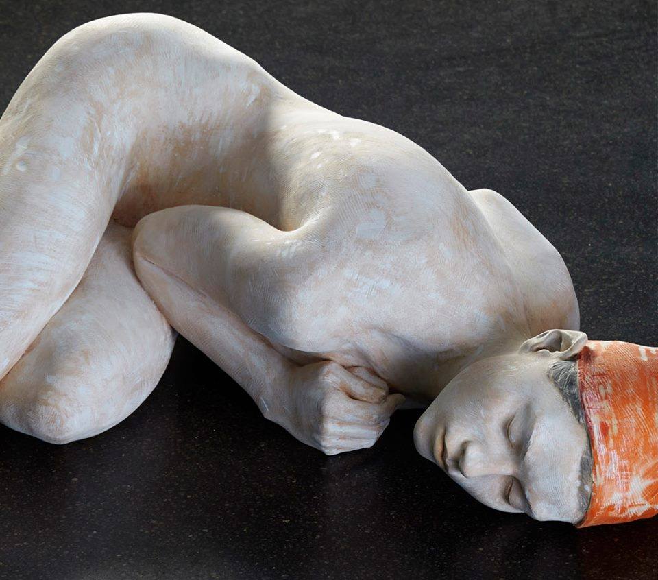 Amazingly Realistic Figurative Wood Sculptures By Bruno Walpoth (12)