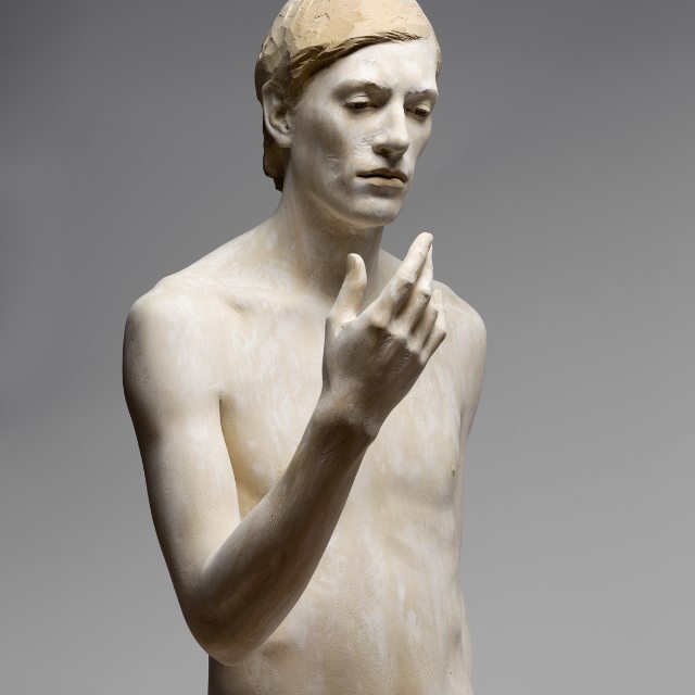 Amazingly Realistic Figurative Wood Sculptures By Bruno Walpoth (13)