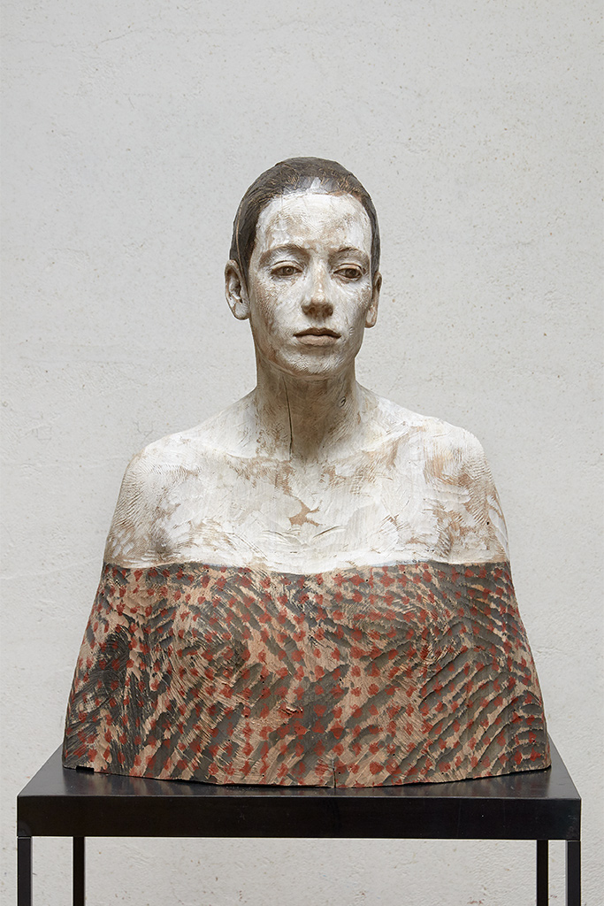 Amazingly Realistic Figurative Wood Sculptures By Bruno Walpoth (8)