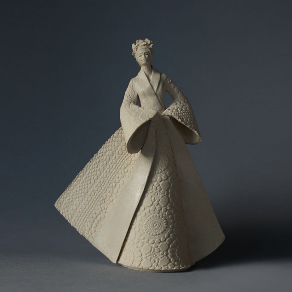 Delicate Female Ceramic Sculptures By Jeanne Sarah Bellaiche (10)