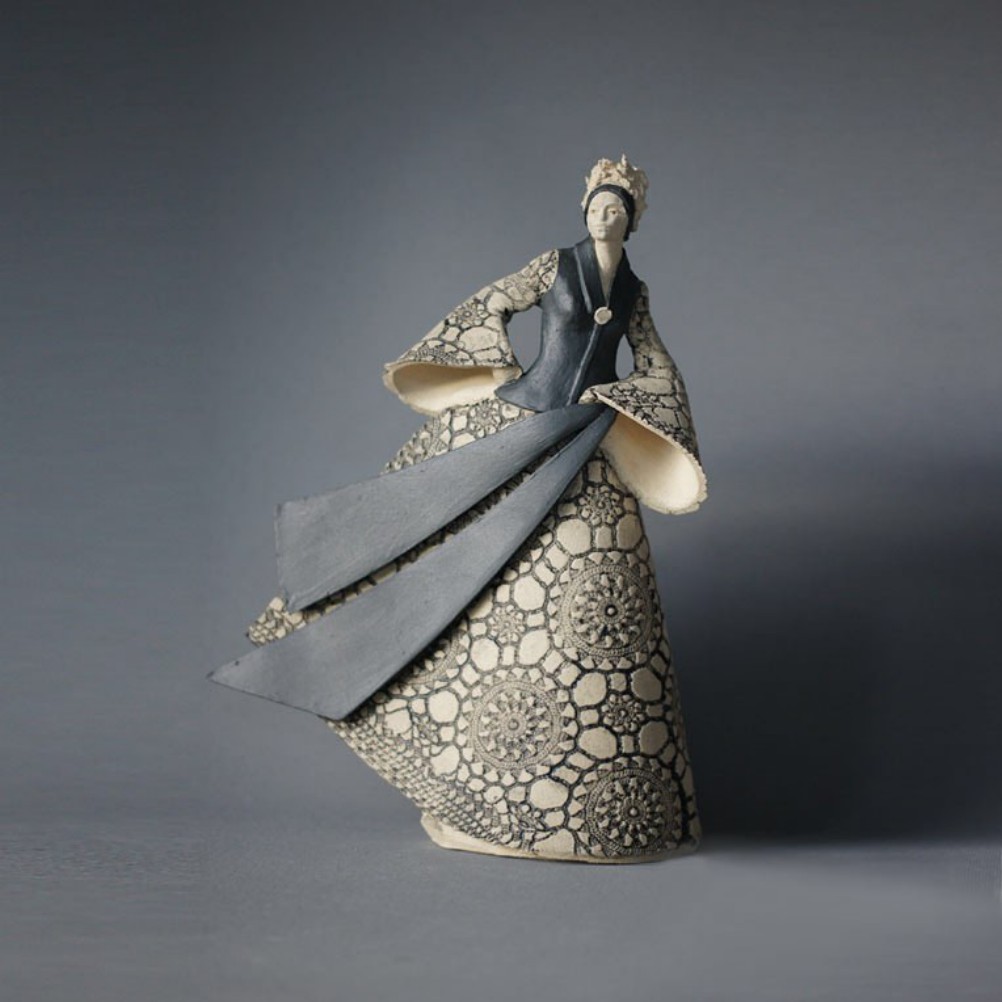 Delicate Female Ceramic Sculptures By Jeanne Sarah Bellaiche (11)